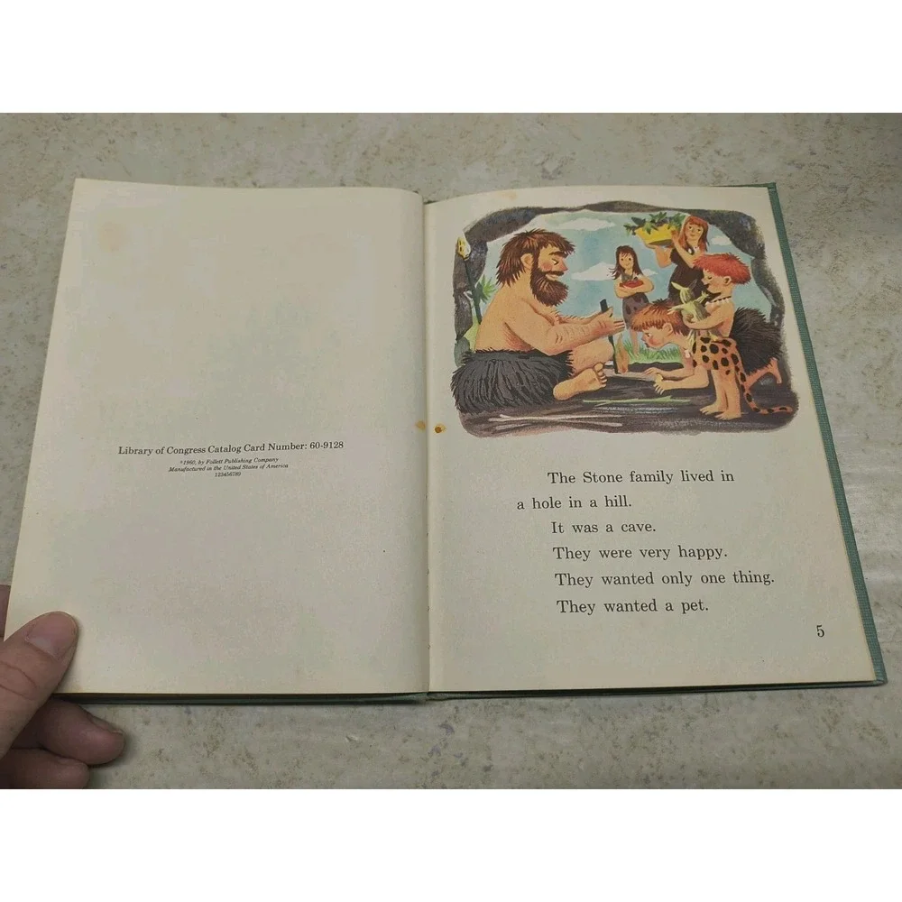 Vintage The Hole in the Hill By Marion Seyton Follet Beginning To Read Book 1960